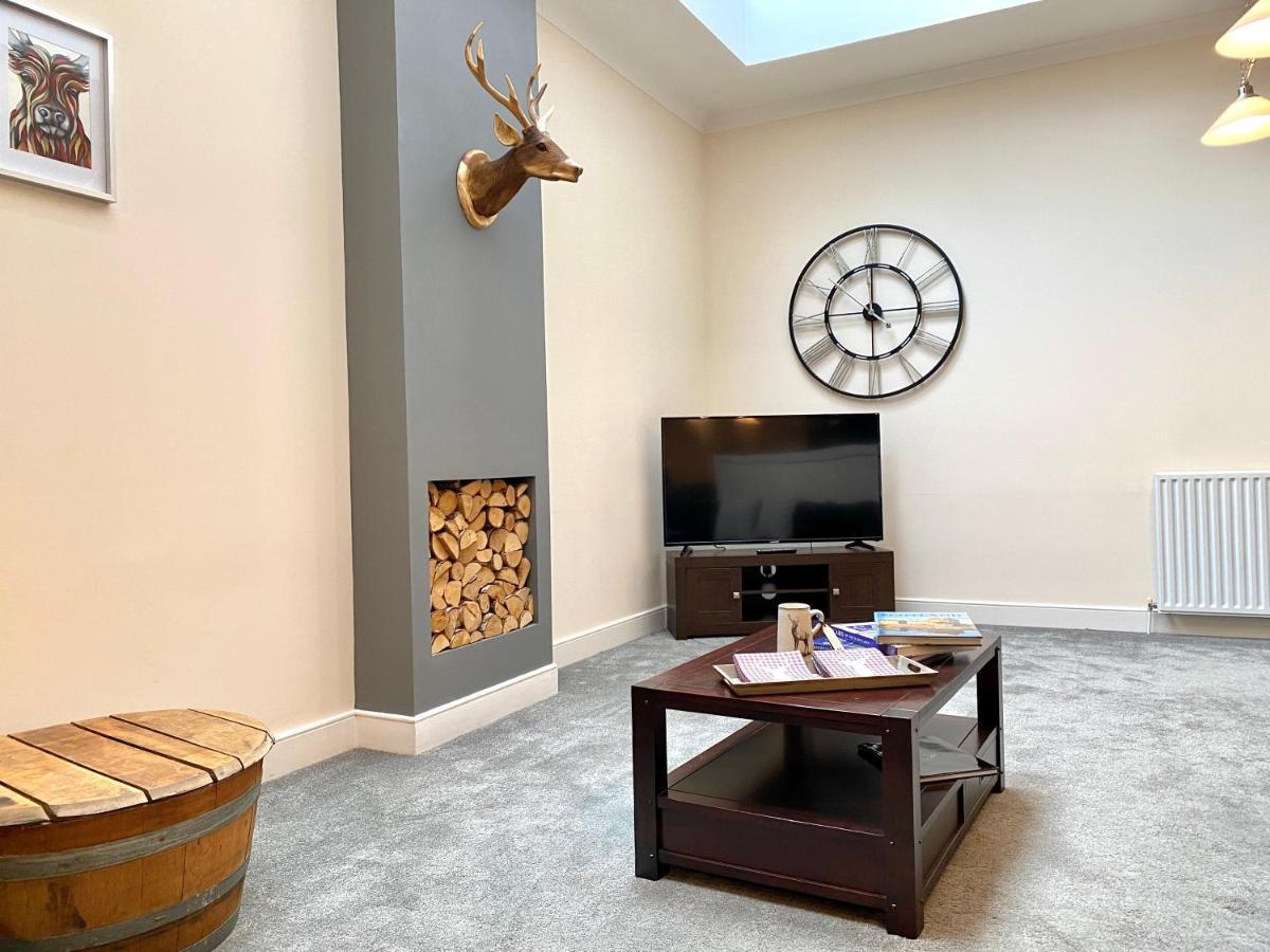 Serviced Accommodation Moray Lesmurdie House, Elgin - Free Parking, Free Wifi Esterno foto