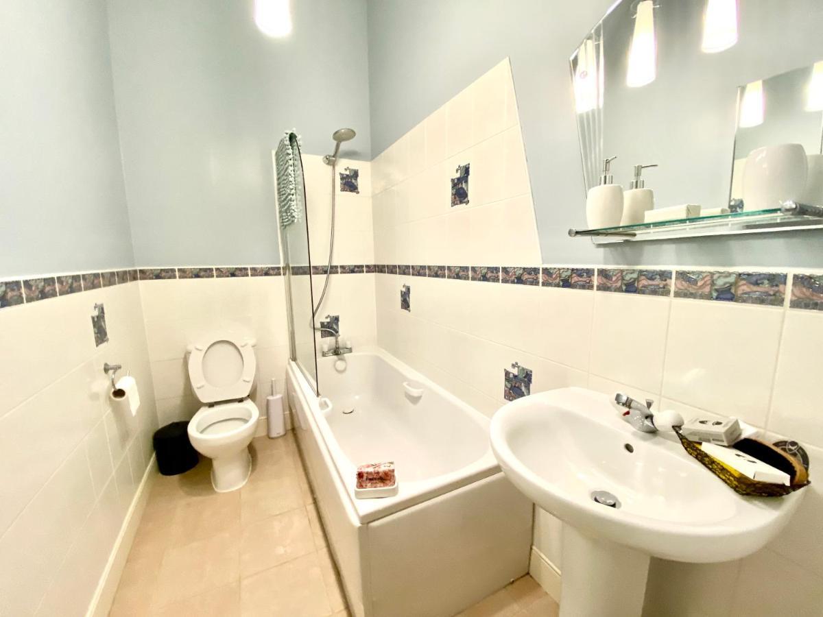 Serviced Accommodation Moray Lesmurdie House, Elgin - Free Parking, Free Wifi Esterno foto