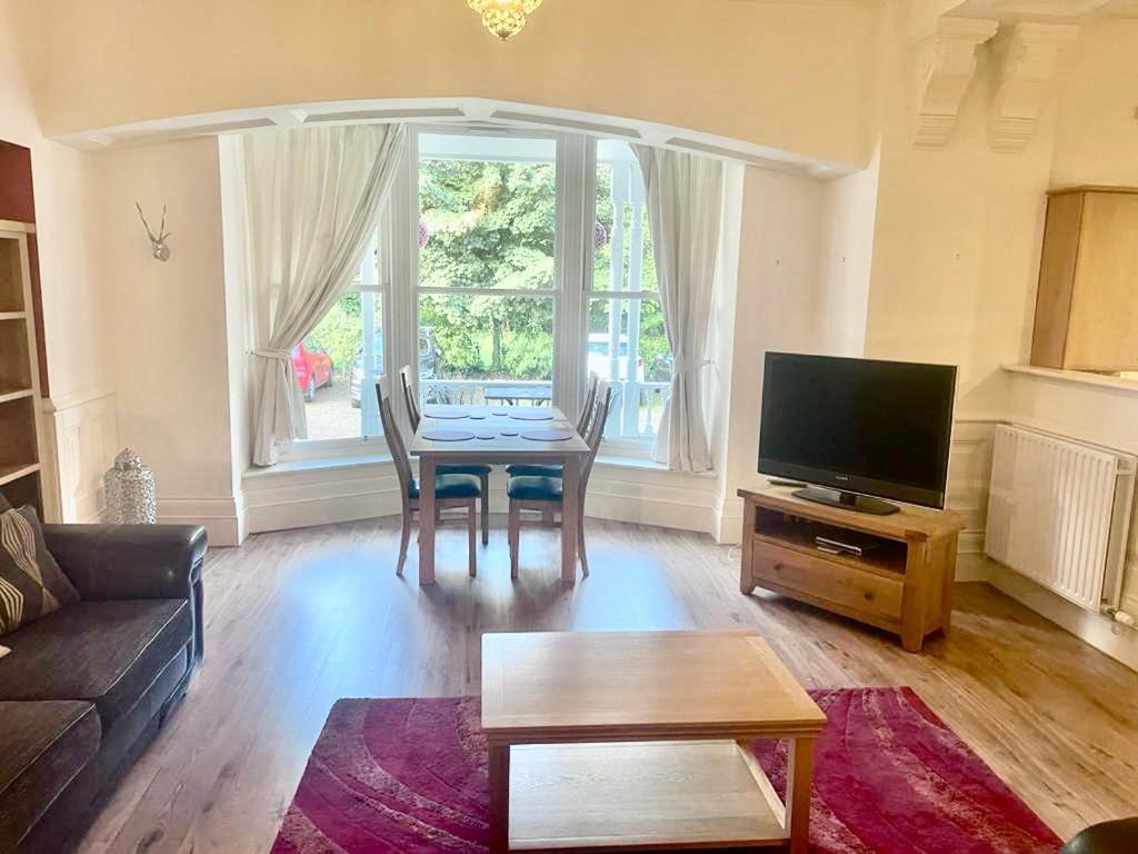 Serviced Accommodation Moray Lesmurdie House, Elgin - Free Parking, Free Wifi Esterno foto